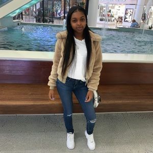 Meet your Posher, Dayanna